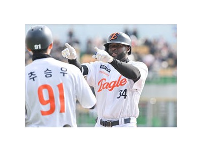 한화 새 외국인 타자 플로리얼 시범경기부터 화끈하게