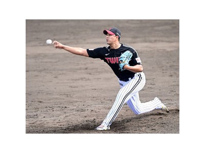 정우영 스프링 첫 경기 제구 난조에 팬들 걱정