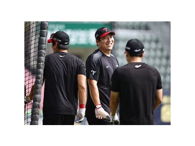 김현수 3년 만에 선발 라인업 복귀