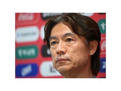 홍명보 감독 월드컵 최악 성적에 공항에서 달걀 맞는다