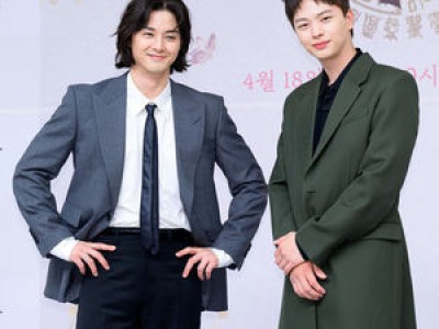 김지훈 시상식에 모친 반응 달라져 팬들 궁금해